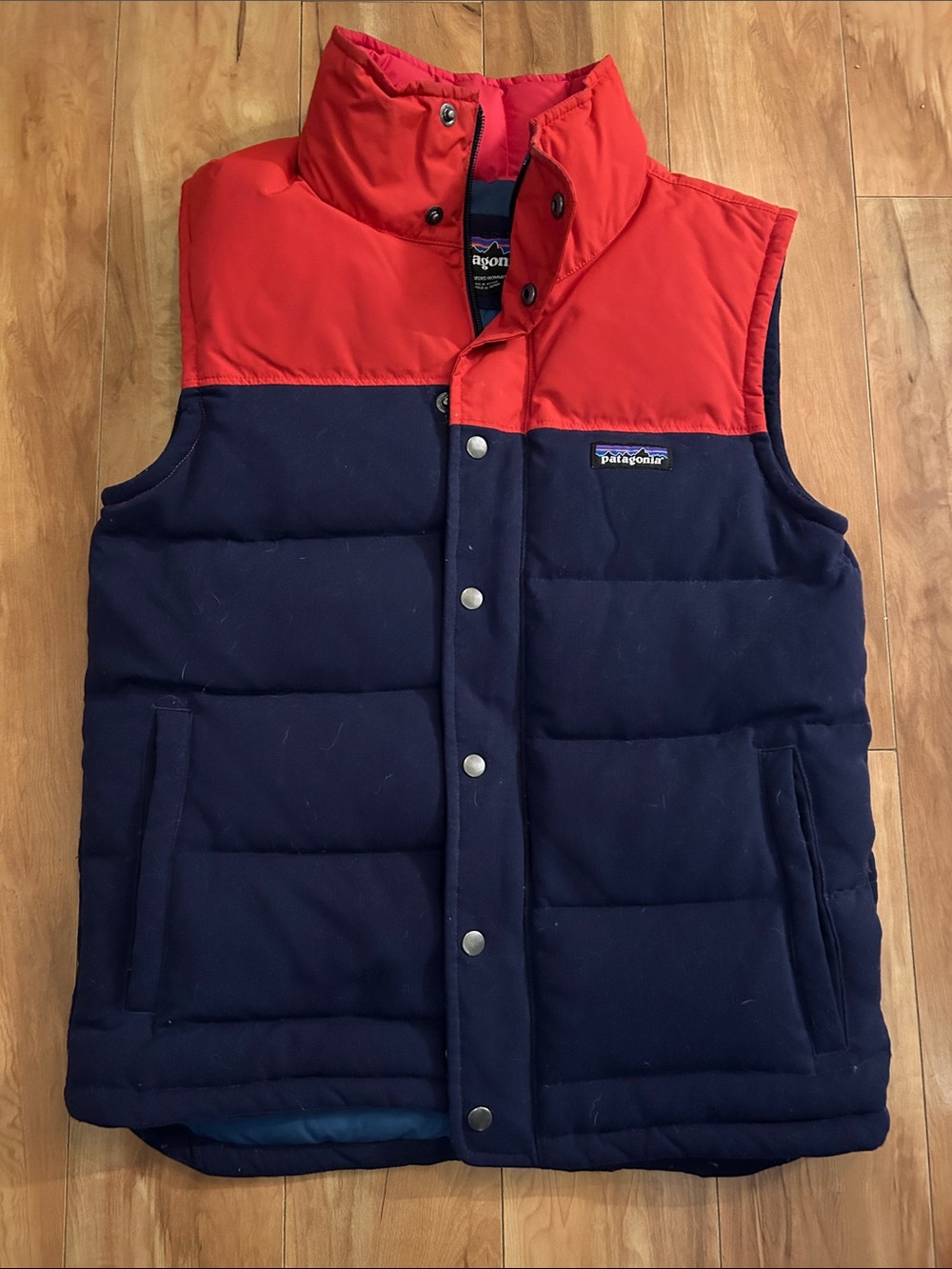 Patagonia down vest - red white blue - puffer vest - men’s xs - women’s small